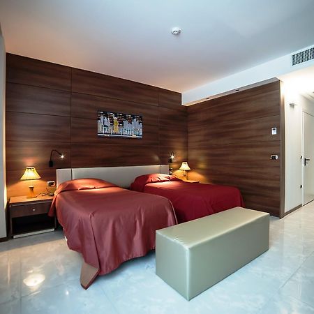 Family Center Hotel Polla Esterno foto