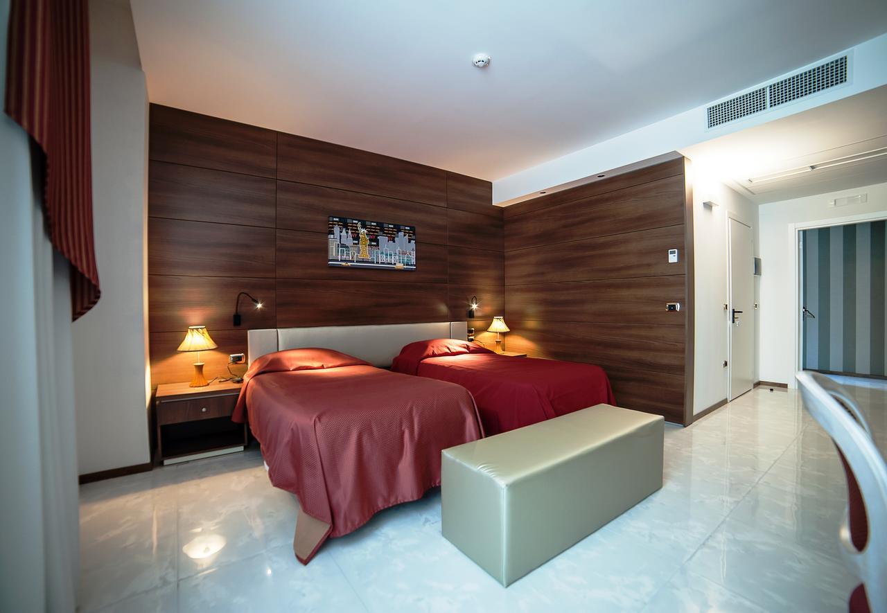 Family Center Hotel Polla Esterno foto